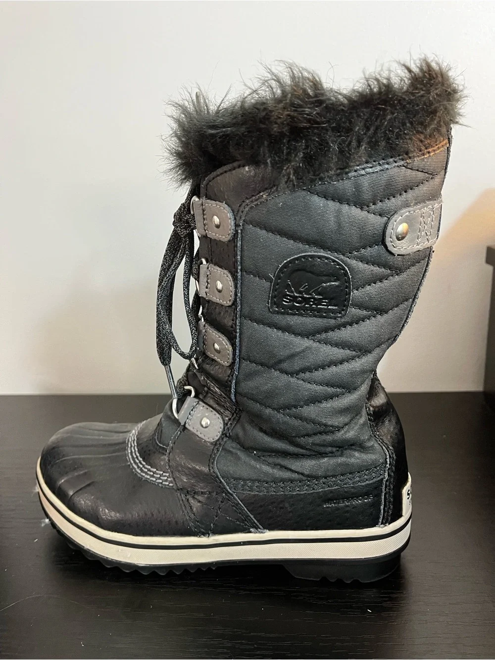 Sorel Tofino Youth Black Faux Fur-Trim Winter Lace-Up Snow Boots Big Girl’s 3